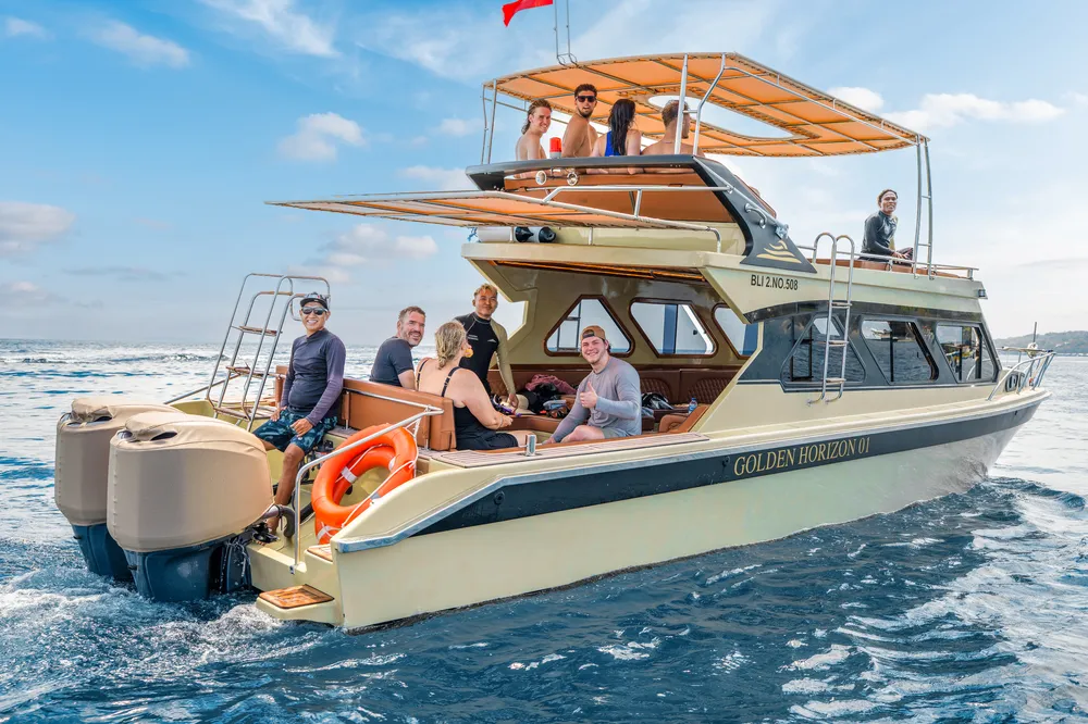 Sharing Premium Yacht Snorkeling